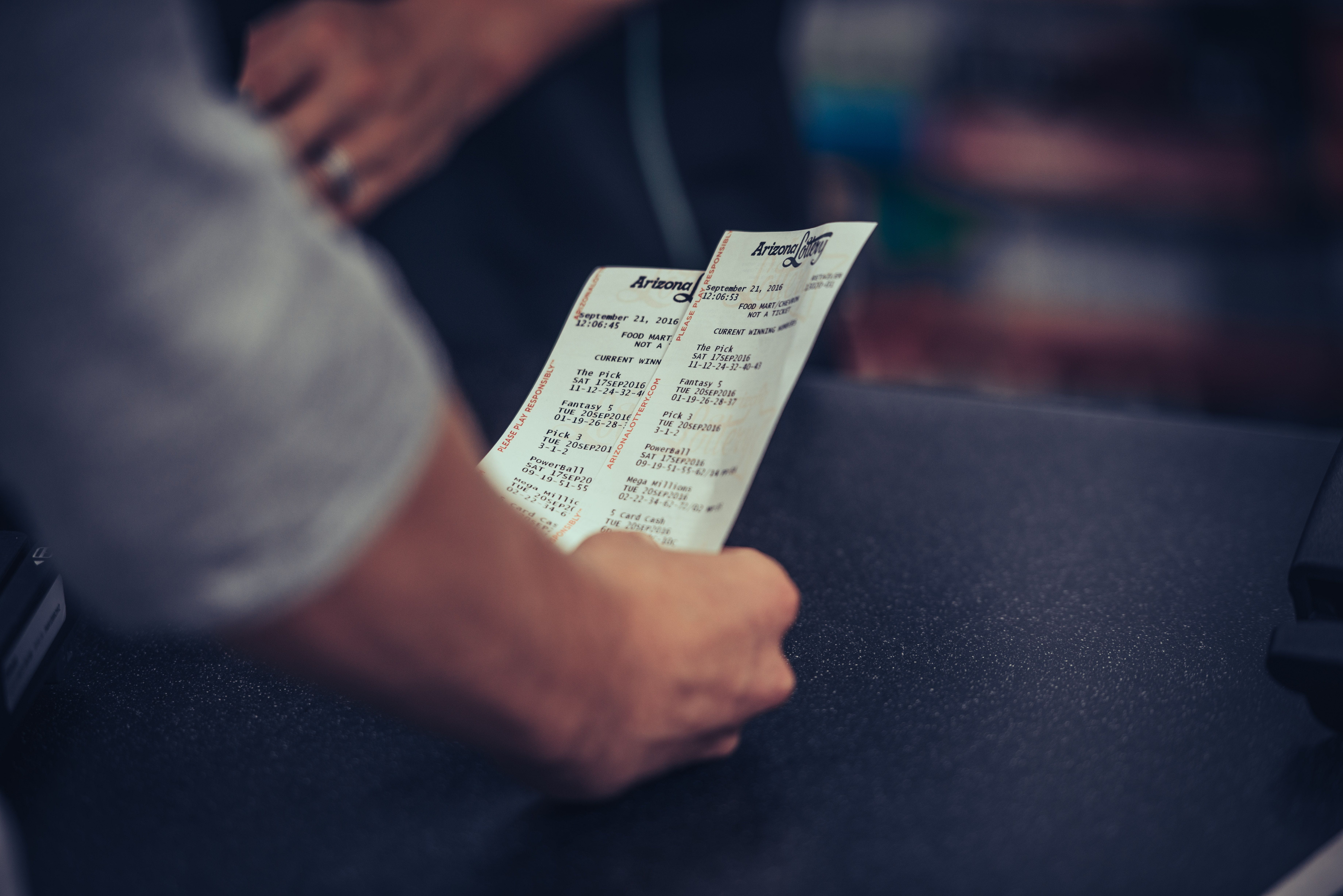 Over $200K from 8 unclaimed lottery tickets sold in Arizona; $1.5 billion drawing Tuesday